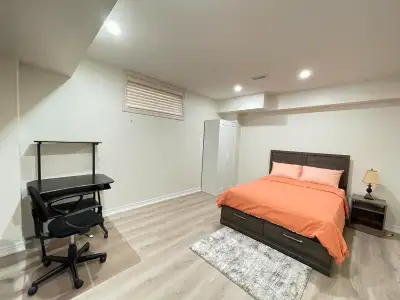 Student Rental in Hamilton/Ancaster, private room available.