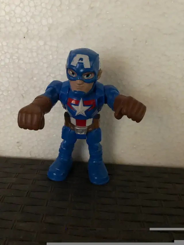 Marvel Super Hero Adventures Figures in Toys & Games in Mississauga / Peel Region - Image 4