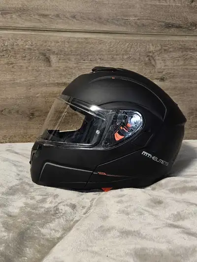 - Basically new mt motorcycle modular helmet, used for a month, never dropped and in very good condi...