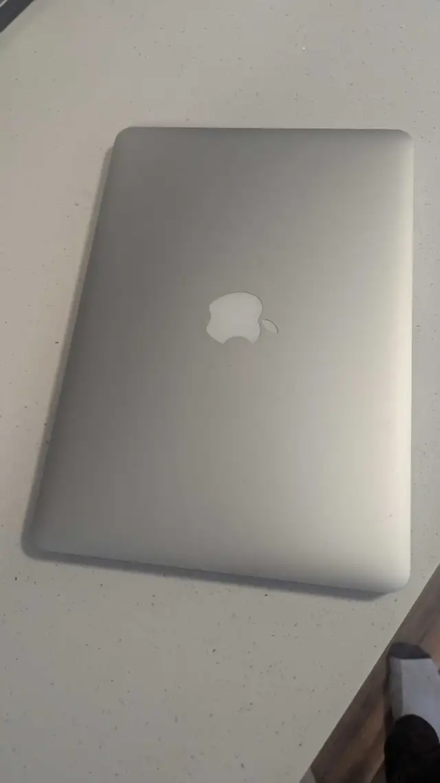 Mac Apple Sales and Repairs in Laptops in Markham / York Region - Image 9