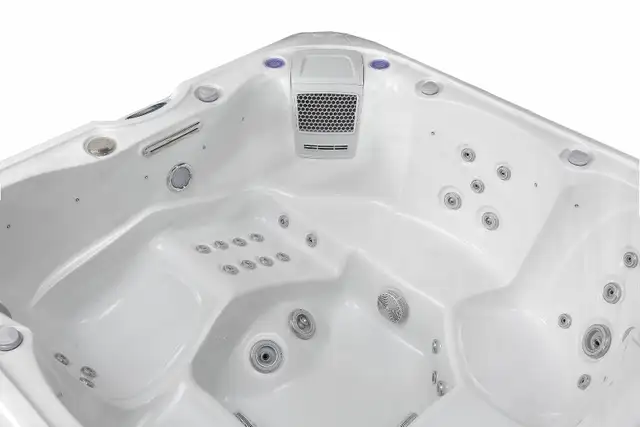 Deal On! New 6 Person Spas-56 Jets-Fully Loaded-Free Delivery KI in Hot Tubs & Pools in Kitchener / Waterloo - Image 9