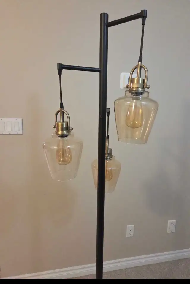 Basia 3-Light LED Floor Lamp in Indoor Lighting & Fans in Kitchener / Waterloo - Image 5
