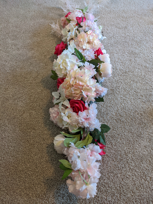Custom silk flower arrangement in Home Décor & Accents in St. Albert - Image 4