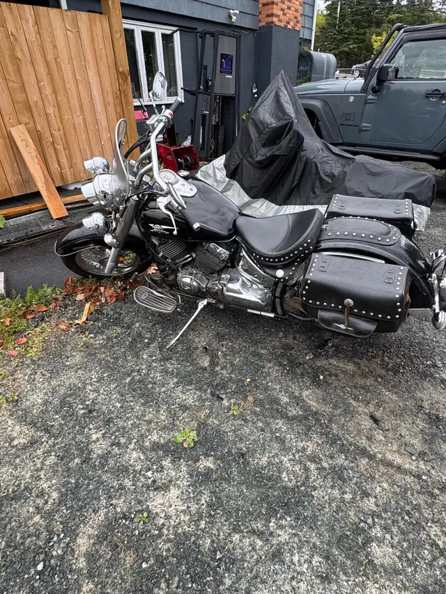 Yamaha Vstar 650 in Touring in Cole Harbour - Image 4