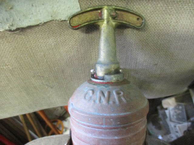OLD CNR CANADIAN NATIONAL PYRENE BRASS FIRE EXTINGUISHER $80. in Arts & Collectibles in Winnipeg - Image 2