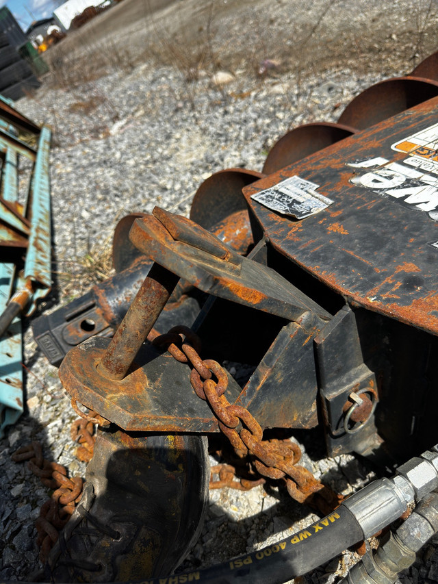 Mini Excavator 750 Lowe Auger  in Heavy Equipment Parts & Accessories in Sudbury - Image 2