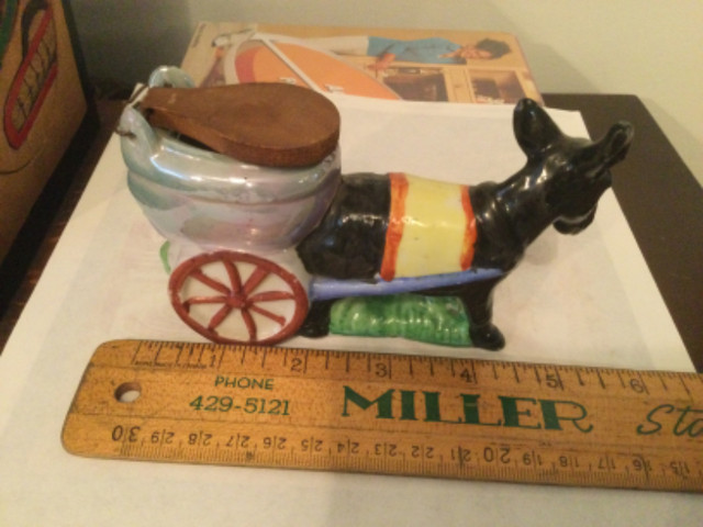VINTAGE * DONKEY PULLING CART * Label ‘ ASHES’ Wooden Lid in Arts & Collectibles in Edmonton - Image 3