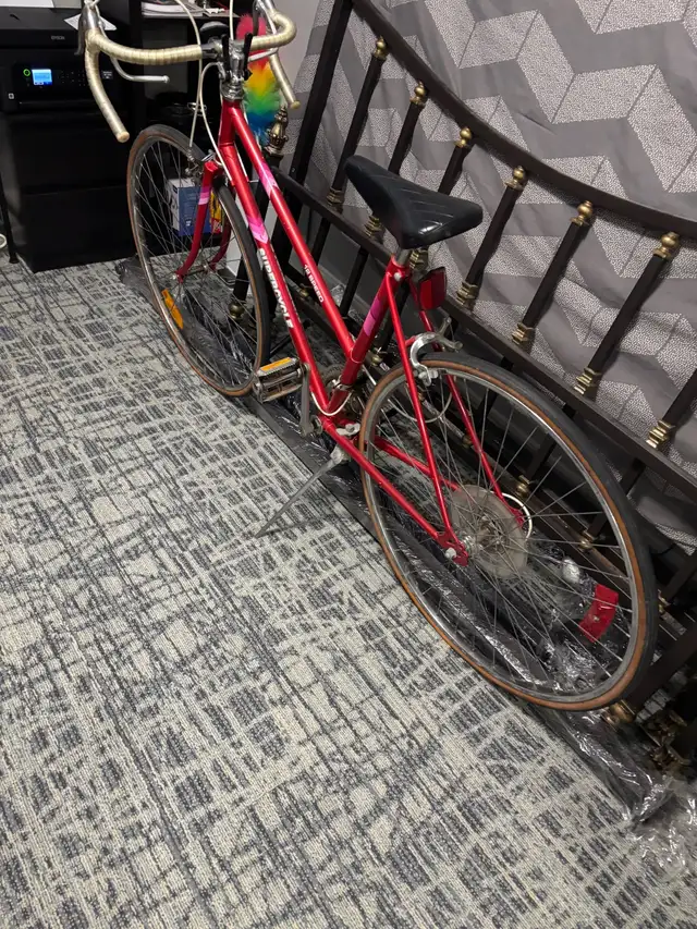 vintage bike  in Road in City of Toronto - Image 2