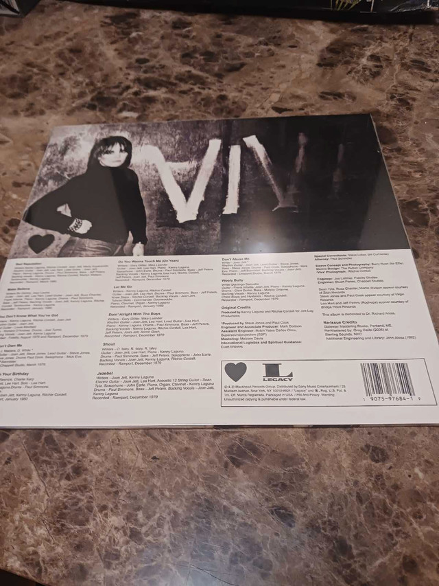 Joan Jett bad reputation vinyl sealed in CDs, DVDs & Blu-ray in Thunder Bay - Image 2