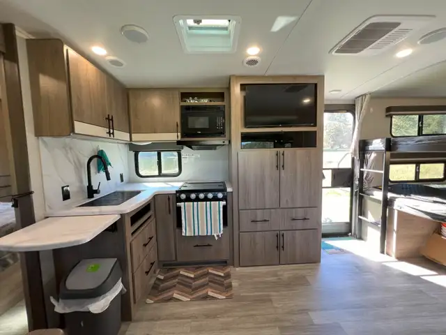 2023 Grand Design Imagine 2400BH for sale, a deal hard to miss62864363877379124