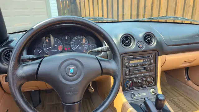 2000 Mazda MX-5 Miata in Cars & Trucks in City of Toronto - Image 5