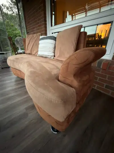 Modern Curved Sofa $100, View more