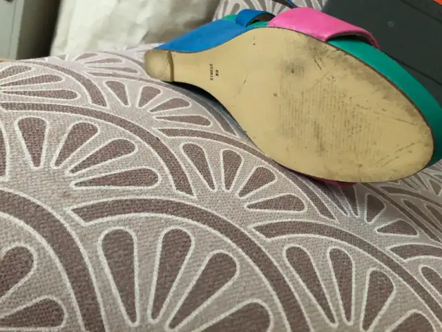 Sandals Womens in Women's - Shoes in Guelph - Image 4