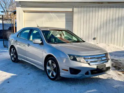 2010 Ford Fusion SPORT AWD V6 3.5L V6 automatic, AWD 121,264 km Heated seats, sunroof Backup camera,...