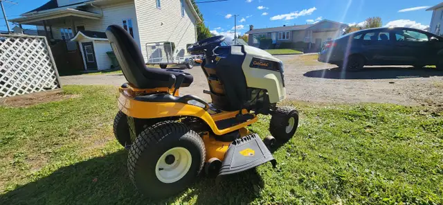 tracteur a pelouse ( gazon ) CUB CADET 20HP KOHLER 42" de coupe in Lawnmowers & Leaf Blowers in Rimouski / Bas-St-Laurent - Image 5