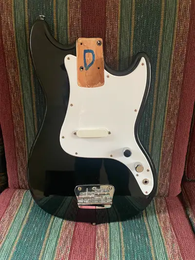 Squier Bronco Bass Loaded Body, View more