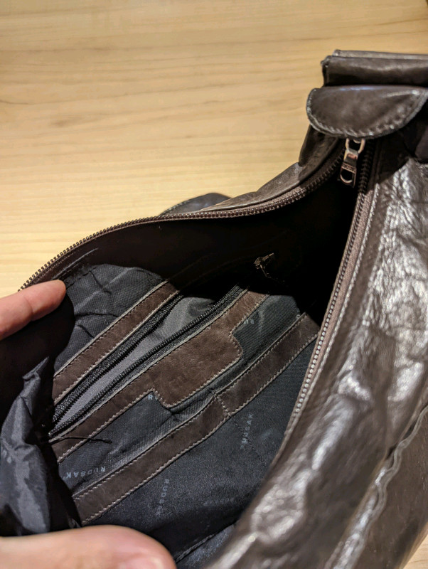 Rudsak - brown leather purse cross body/shoulder in Women's - Bags & Wallets in City of Toronto - Image 4