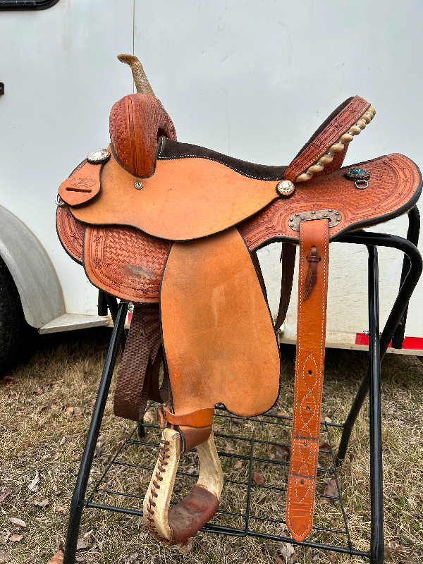Barrel Saddle in Equestrian & Livestock Accessories in Grande Prairie - Image 2