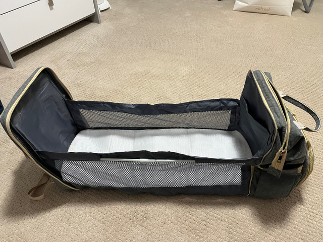Diaper bag with bassinet  in Bathing & Changing in Markham / York Region - Image 2