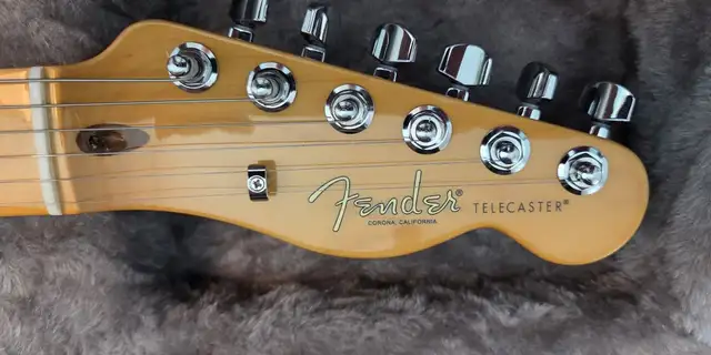 Fender - American Professional II Telecaster in Guitars in Mississauga / Peel Region - Image 4