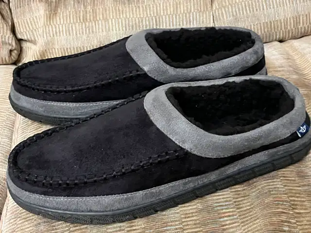 New Dockers Slippers in Men's Shoes in Medicine Hat - Image 5