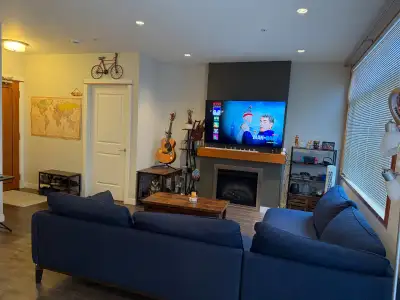 Room for rent in a Spacious 3br/2bath condo in View Royal. $800/month including internet, hydro, and...