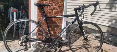 - in great condition - large frame - NEW brake levers - NEW grips - NEW brake cables - 21 speeds - s...