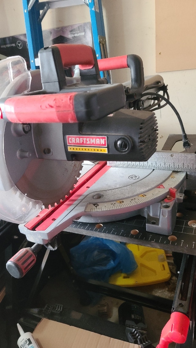 Craftsman 12" Sliding Mitre Saw Power Tools Oshawa / Durham Region
