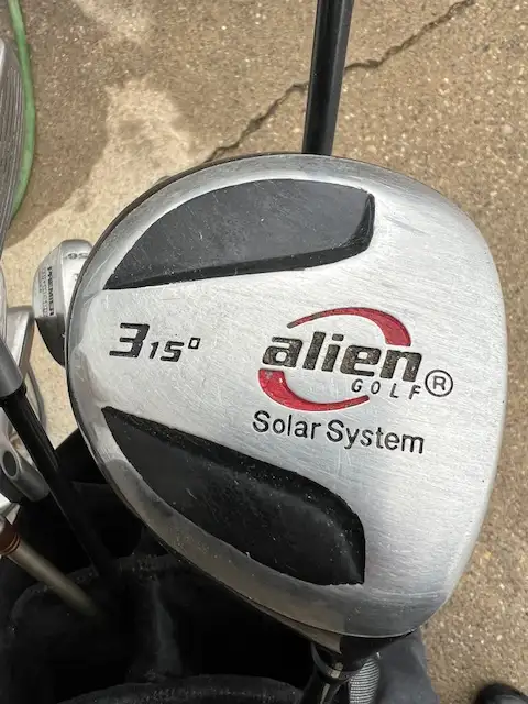Men's RH golf clubs and bag in Golf in Edmonton - Image 8