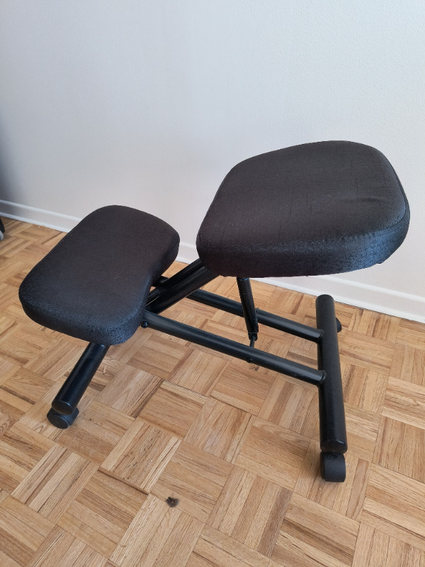 Chaise à genoux ergonomique à vendre/Kneeling chair for sale dans Chaises, Fauteuils inclinables  à Ville de Montréal - Image 4
