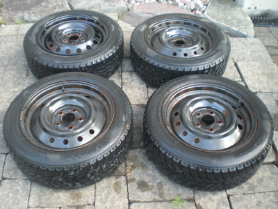 A set of 205/55R16 91T Hankook i*Pike Winter tires (3 RC01 and 1 RSV) Never-punctured. Thread depth:...