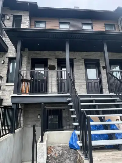 Condo lumineux 2 ch à Aylmer! Bright 2 bd condo in Aylmer!