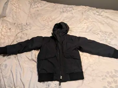 New condition, It only got worn a handful of times.