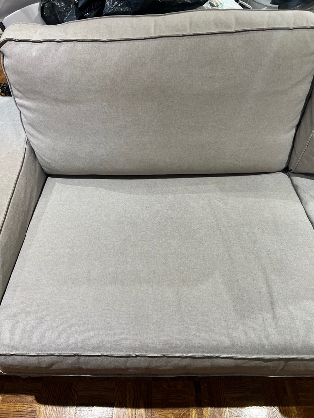 Large Sofa  / Light Grey / Washable Covers dans Sofas et futons  à Ville de Montréal - Image 3