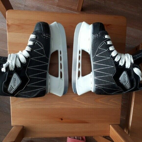 CCM Intruder Powerline Ice Hockey Skates Size 9 in Skates & Blades in Ottawa - Image 2