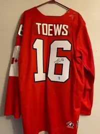 Jonathan Toews signed team Canada jersey