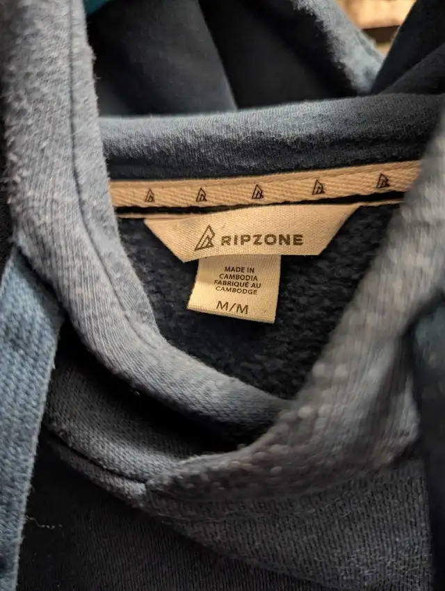 Men's fleece sweater in Men's in Calgary - Image 5
