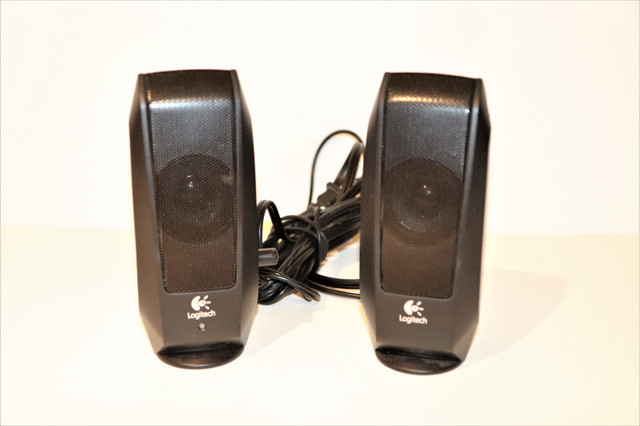 Haut-parleurs Logitech S-120 Noir dans Haut-parleurs, écouteurs et micros  à Ville de Montréal