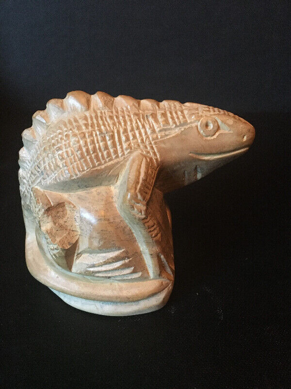 Hand Carved Iguana - Soapstone in Arts & Collectibles in Mississauga / Peel Region - Image 2