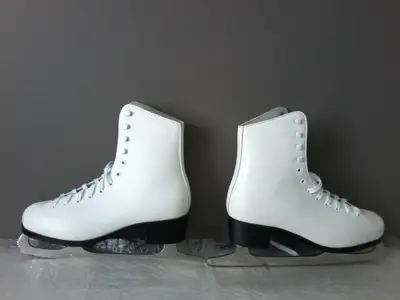 Patins à glace femme (2 pres X 8-8.5/3 pres X 8.5-9)/$35.00 pre+, View more