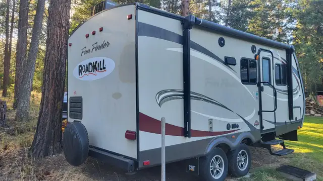 2015 Funfinder, 21 FT in Travel Trailers & Campers in Cranbrook - Image 4