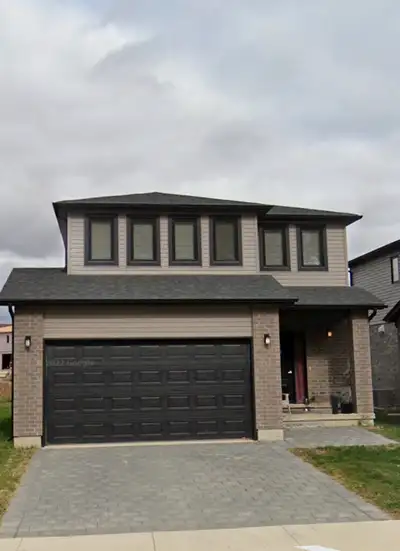 2 Bedrooms available for rent from May: - Each featuring a private closet - A full equipped kitchen...