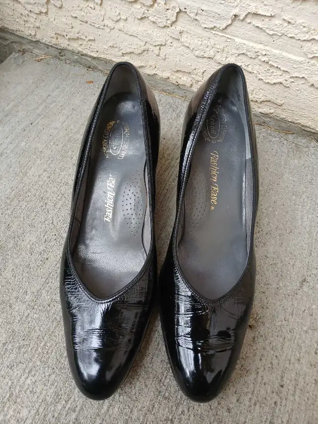 Leather Patent Pumps Shoes Women Size 10 in Women's - Shoes in Calgary - Image 7