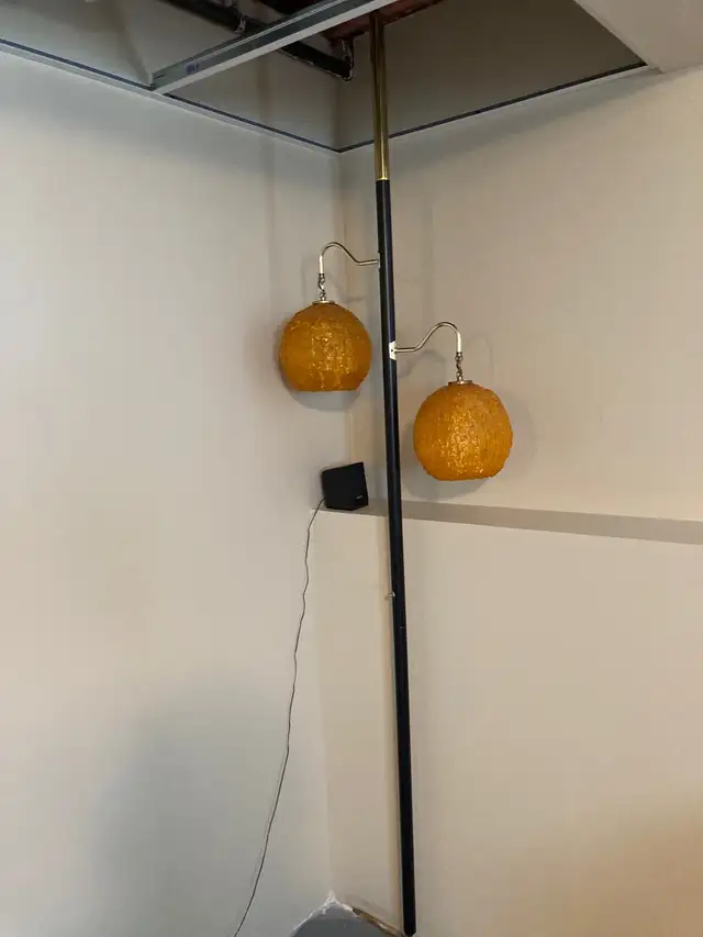 Mid century Modern lucite tension pole lamp63234885645827122
