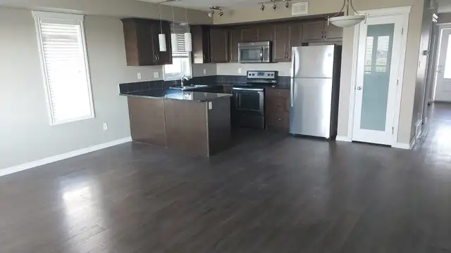 Available TODAY: 3 bedroom Townhouse -Evergreen,Saskatoon62864392980481122