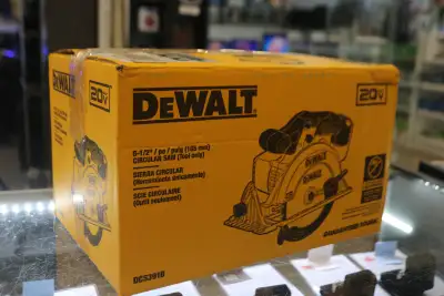 For sale DEWALT DCS391B Circular Saw – Brand New This DEWALT DCS391B circular saw comes brand new wi...