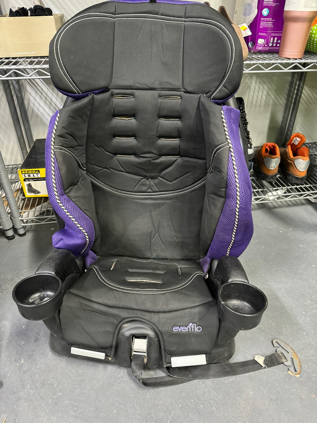 Evenflo Chase 2-in-1 booster seat- mnx  in Strollers, Carriers & Car Seats in Oshawa / Durham Region