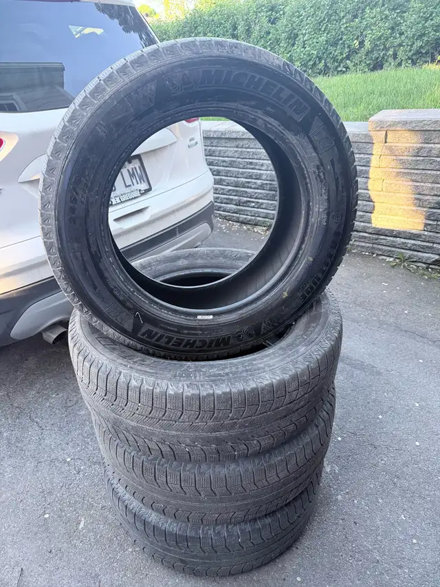 4 pneus d’hiver michelin 245/60 R18 en bon état  in Tires & Rims in City of Montréal - Image 4