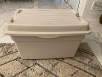 Rubbermaid Storage Box with Hinged Lid, 132-L,