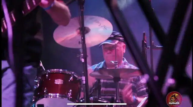 Drummer looking to play in a 2 piece